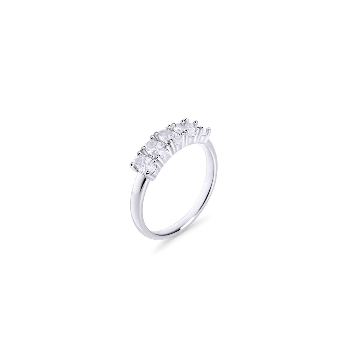 Delicate silver ring set with a row of oval clear stones on a white background. Nickel-free, waterproof & tarnish-resistant stainless steel ring for sensitive skin, minimalist luxury jewelry by Mia Bijoux Canada.
Bague délicate argentée sertie d'une rangée de pierres transparentes ovales sur fond blanc. Bague en acier inoxydable sans nickel, résistante à l'eau et anti-ternissement pour peaux sensibles, bijouterie de luxe minimaliste par Mia Bijoux Canada.